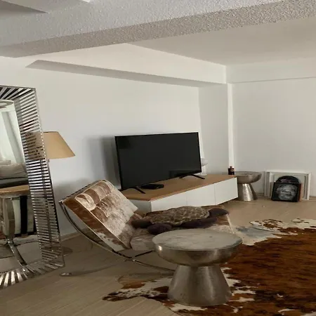 2 Bedroom Deluxe House In The City Center *
