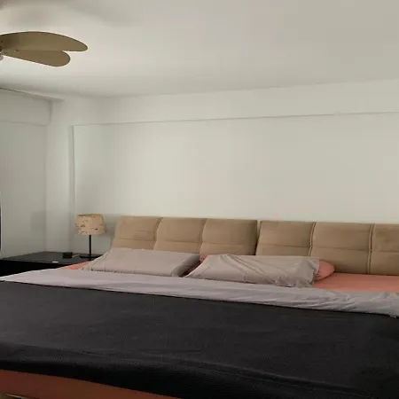 2 Bedroom Deluxe House In The City Center Apartment *