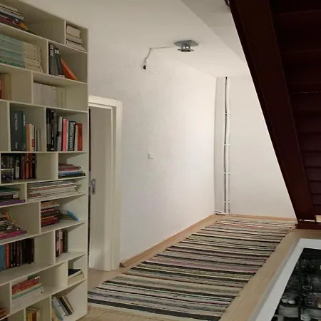 Apartment 2 Bedroom Deluxe House In The City Center *